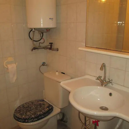 Center Apartment *